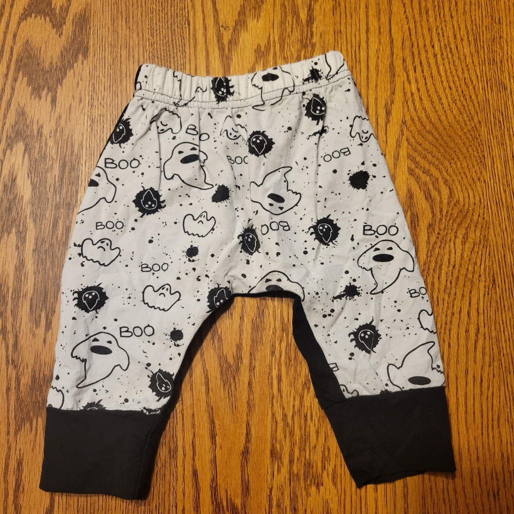 (4/$15) Ghost/Halloween pants, 0-3M